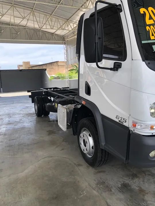 Caminhão Mercedes-Benz Accelo 815 ano 2012 - Foto 2