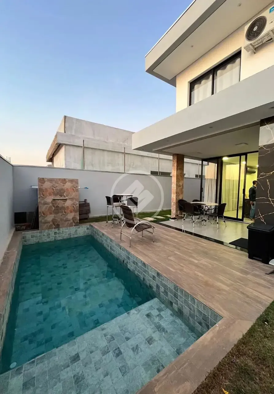 Casa no Primor das Torres com Planejados sendo 3 quartos 1 suite com Piscina codigo: 10657