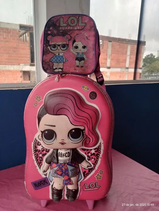 Mochila -mala LOL Surprise com rodinhas - Rosa