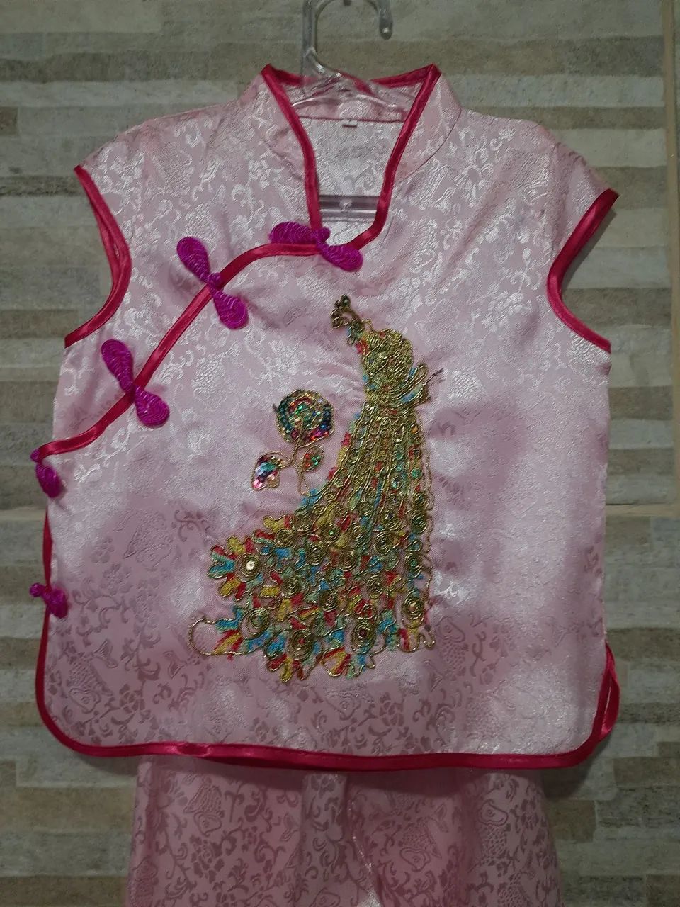 Conjunto chinês infantil com bordado de pavão - Foto 4