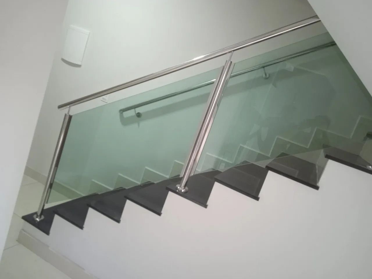 guarda corpo e corrimão em aço inox e vidro no guarda corpo  - Foto 6