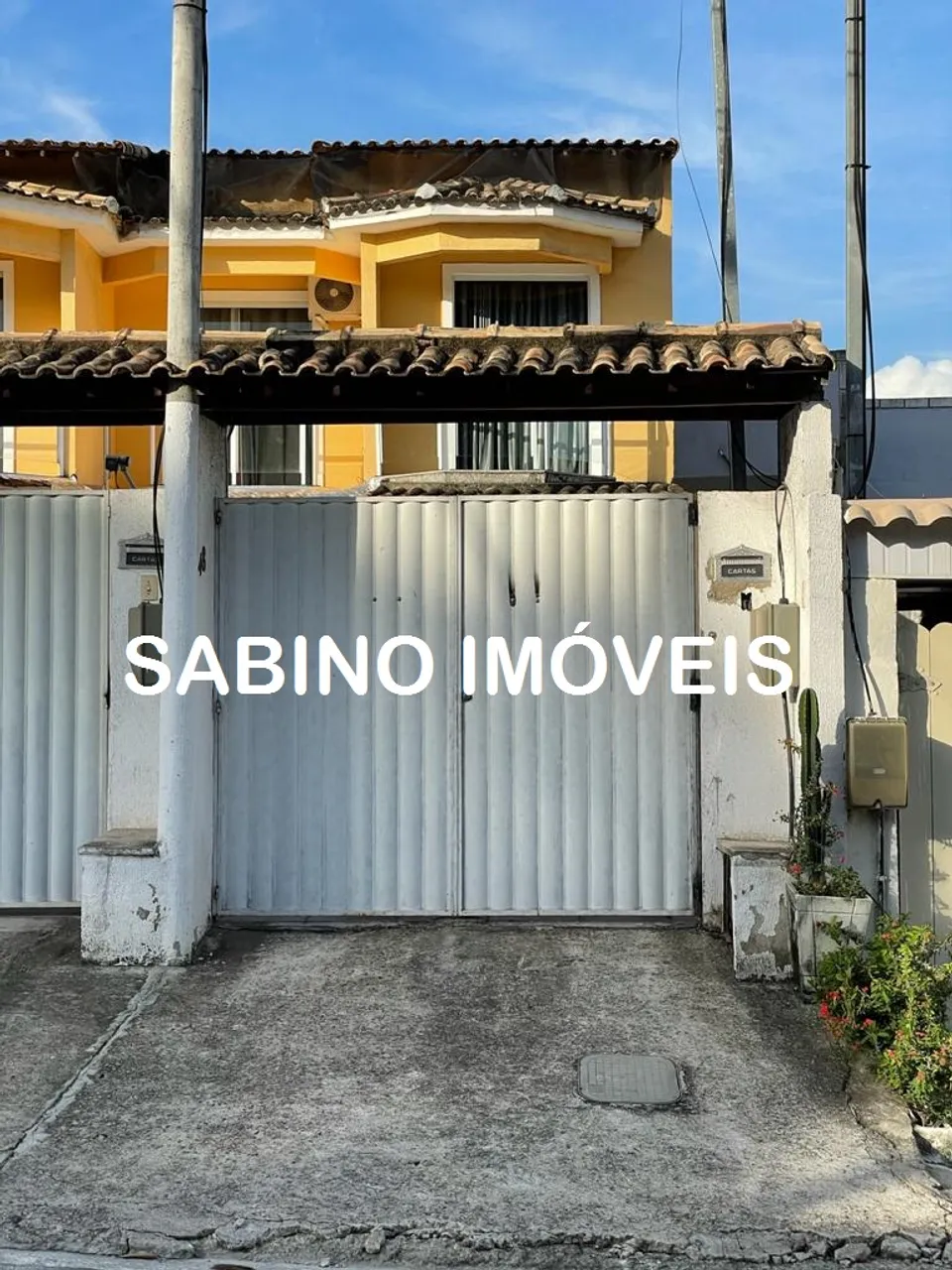 Trindade/Duplex 2 QTS/Suíte + móveis planejados. *Confira*