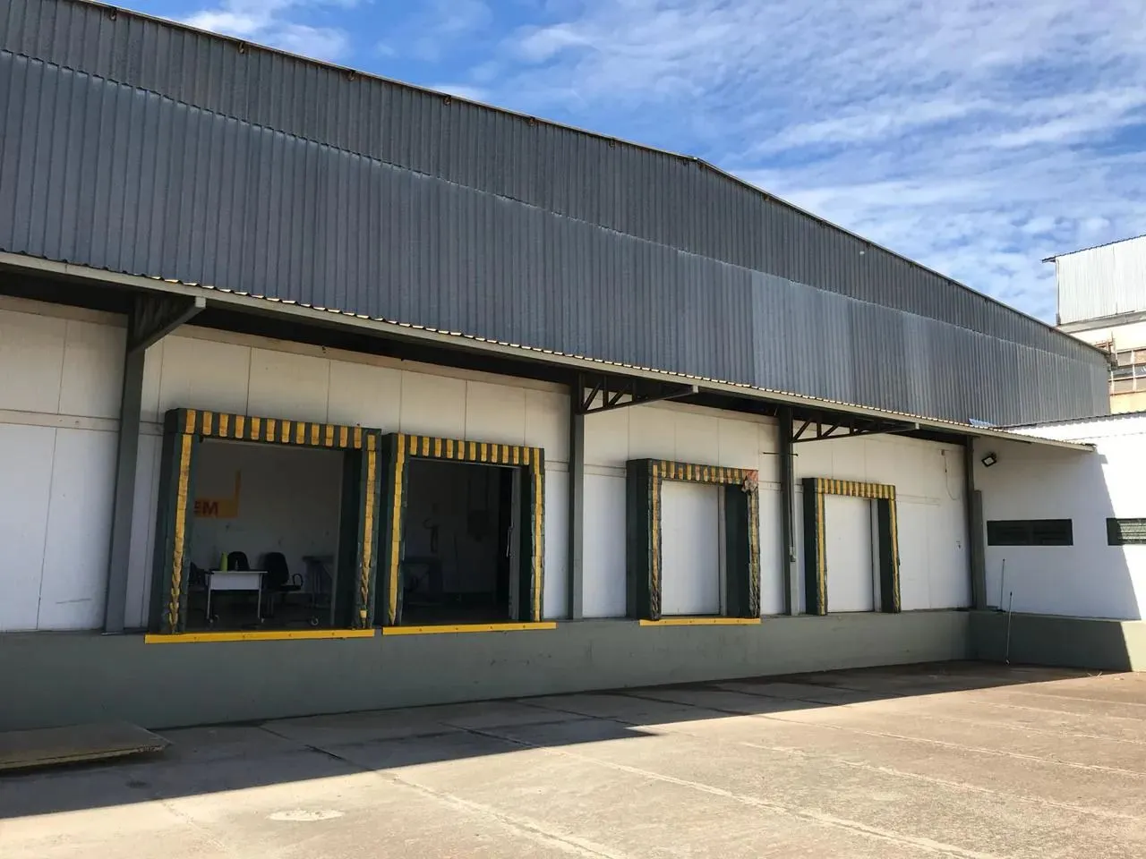 Galpão seco e refrigerado 930 metros em Brasilia