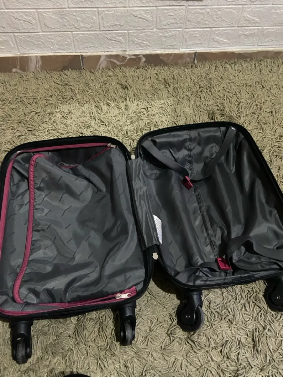Mala de viagem rosa com design elegante