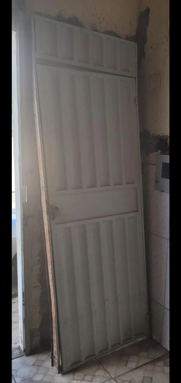 Porta com portal de ferro - Foto 3