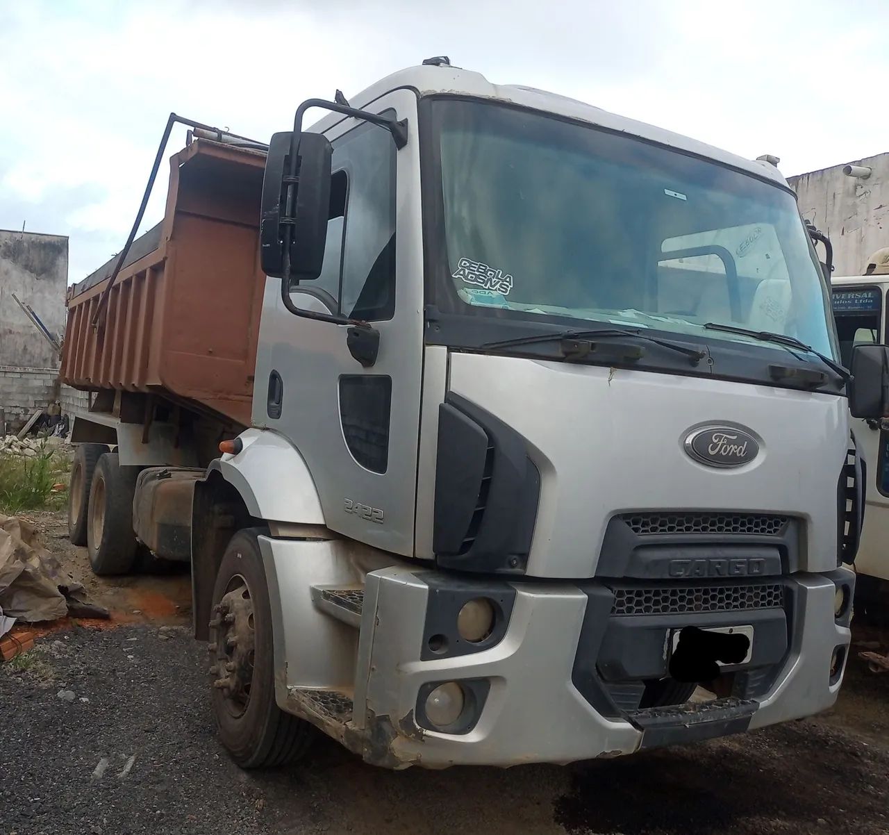 Caminhão Ford Cargo 2422 Caçamba