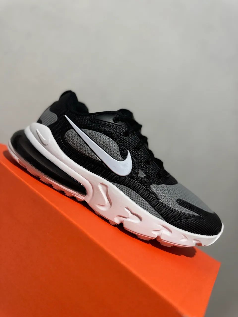Nike React 270 