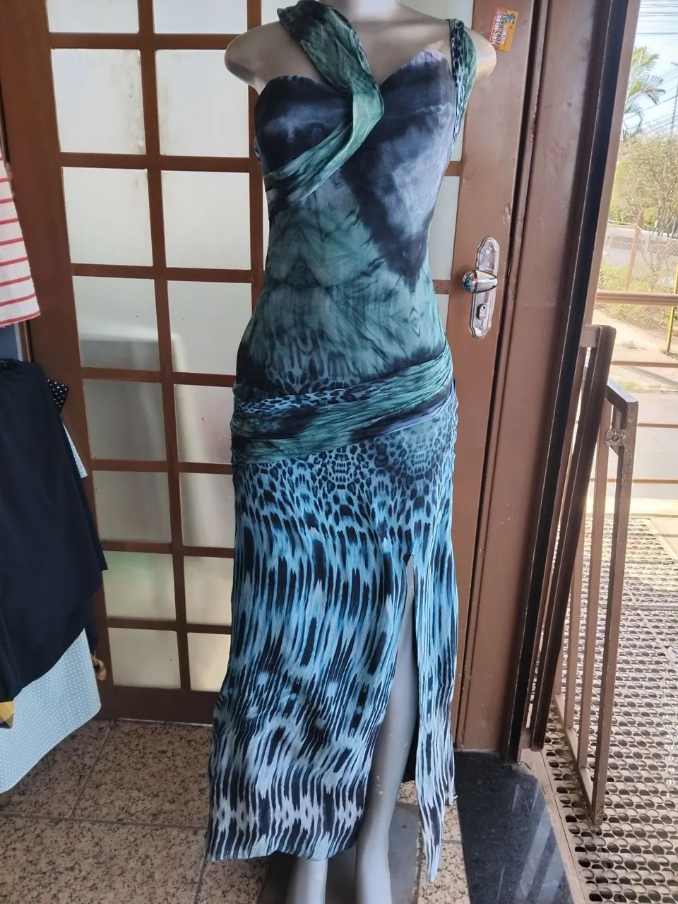 Vestido Longo Estampado de onça azul com Fenda