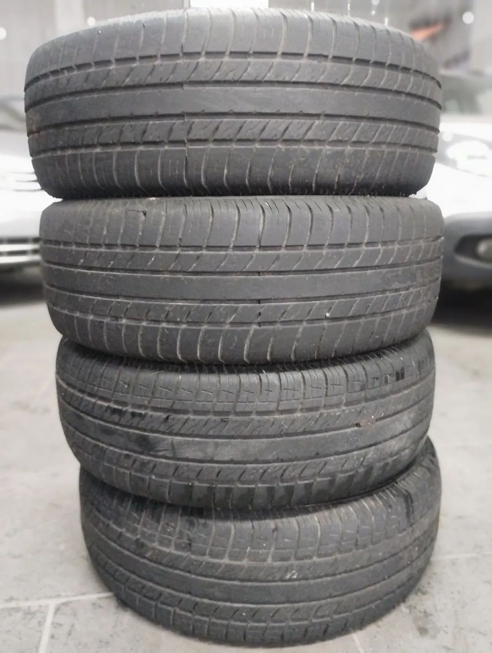 Pneu para carro 195 60 R 15 $ 700 os 4  - Foto 3