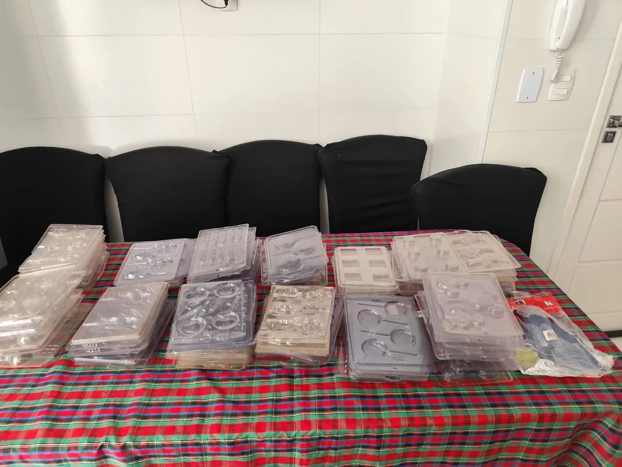 130 formas de Chocolate para Confeitmaria valor 100,00 - Foto 4