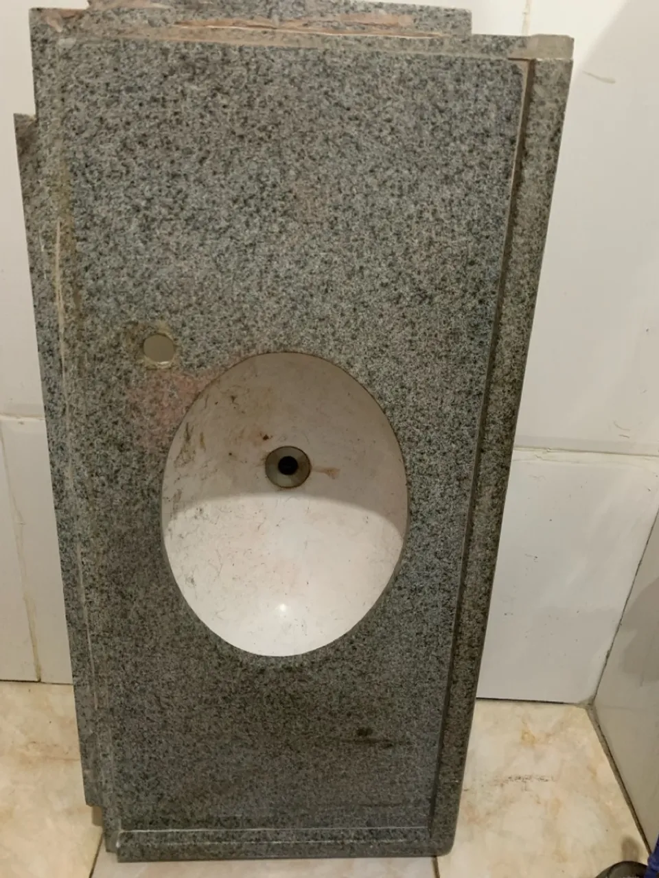 PIA COM CUBA EM GRANITO PARA BANHEIRO 