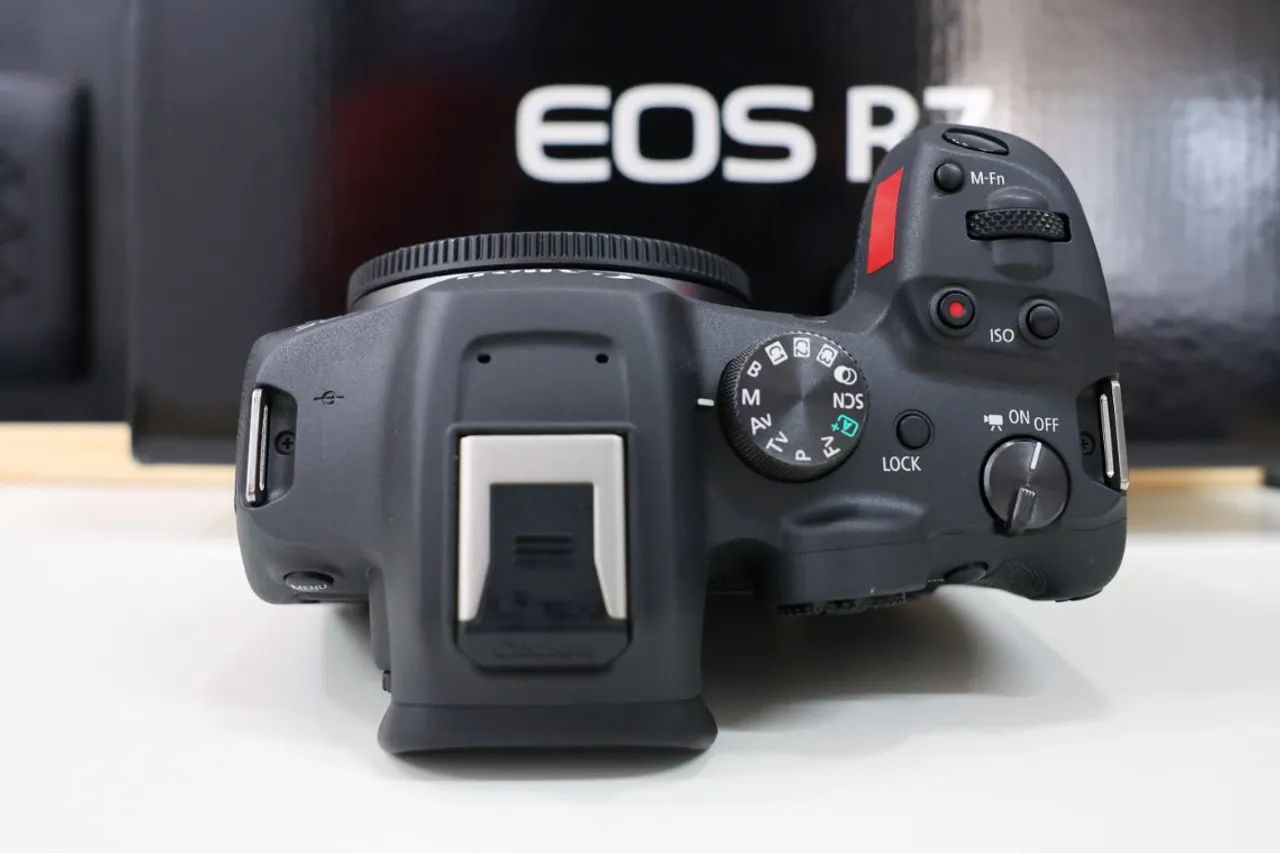Canon R7 Mirroless - Foto 3