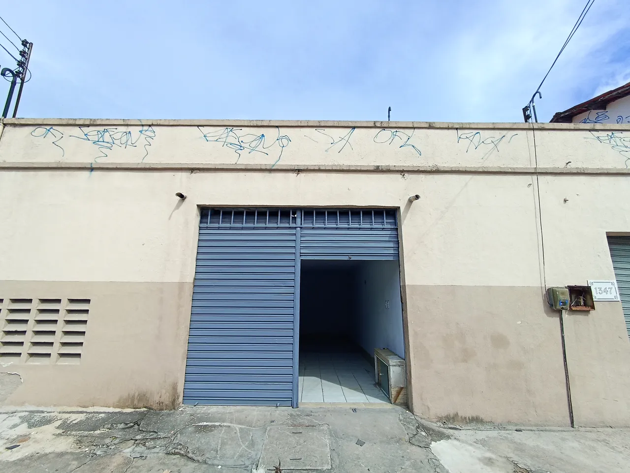 Ponto comercial/Loja/Box para aluguel possui 72 metros quadrados com 2 quartos