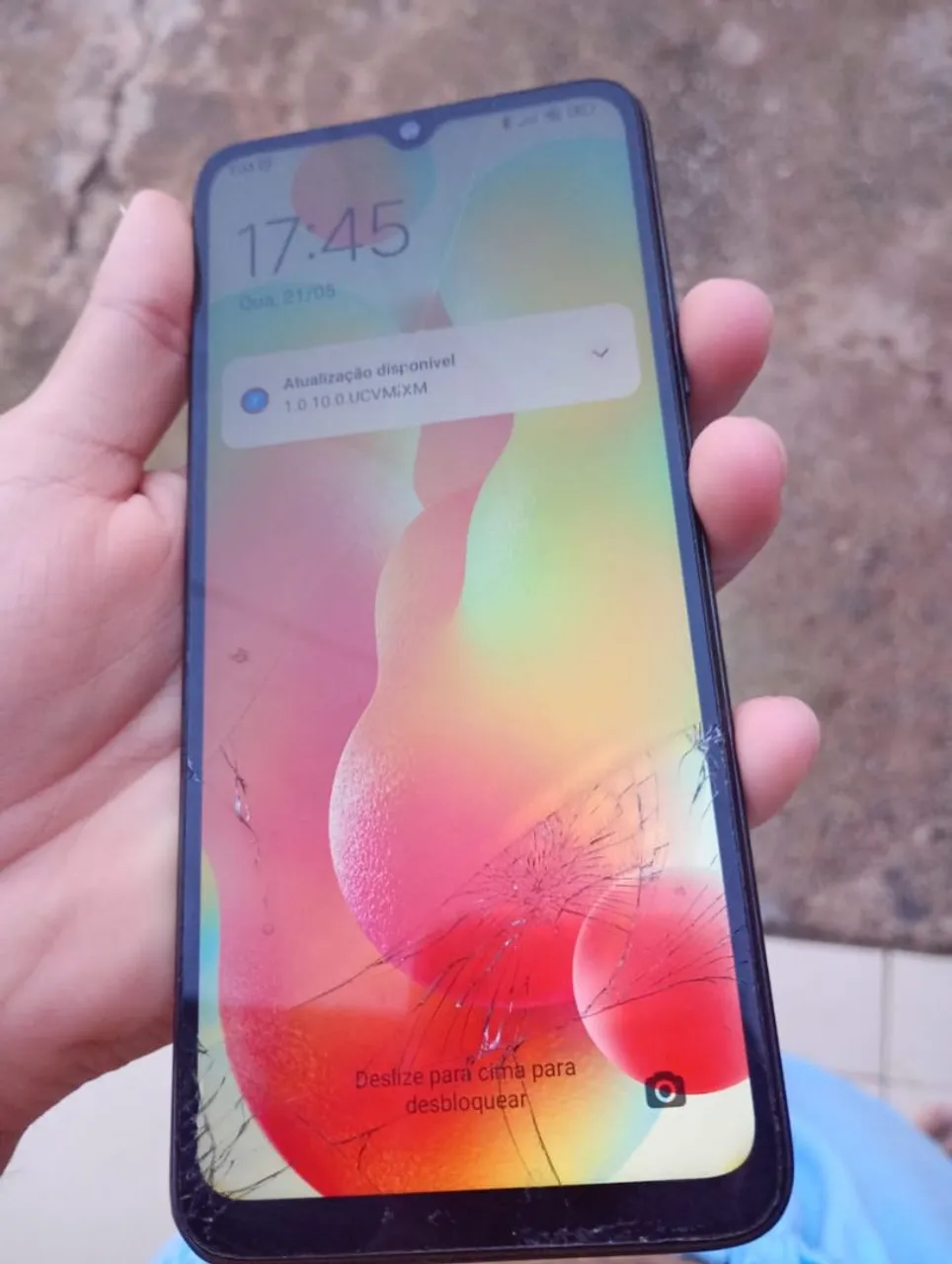 Redmi 12 c tela trincada mais funcionando tudo perfeitamente