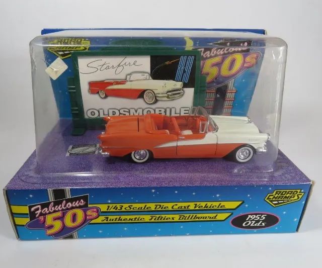 Miniatura do OLDSMOBILE 1955 - Escala 1:43, na luxuosa embalagem - Road Champs