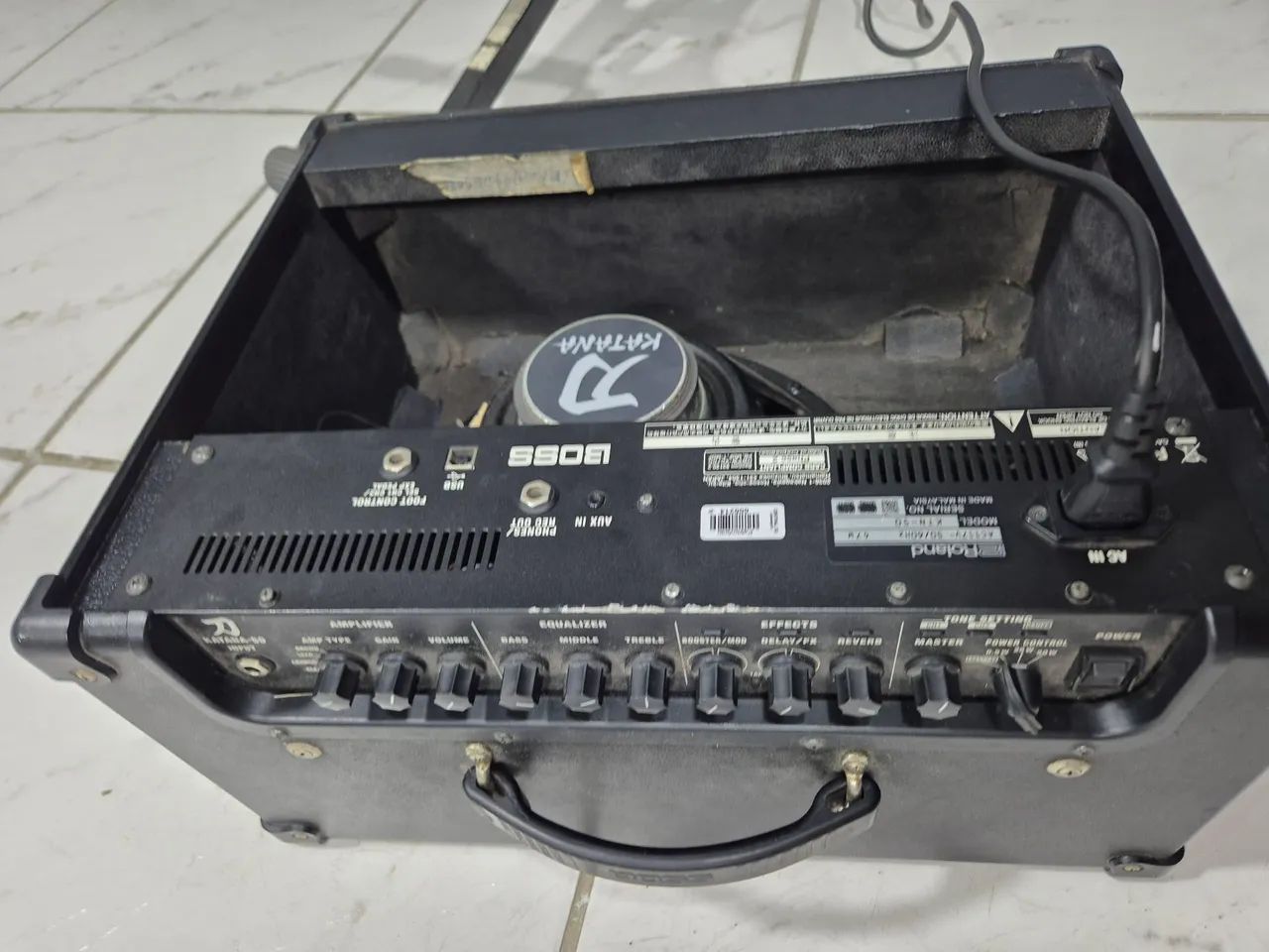 Amplificador Guitarra Boss com suporte para Caixa  - Foto 2