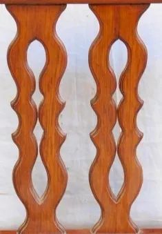 Balaustrada divisória baixa guarda corpos madeira nobre clara tampo reto colunas onduladas - Foto 5