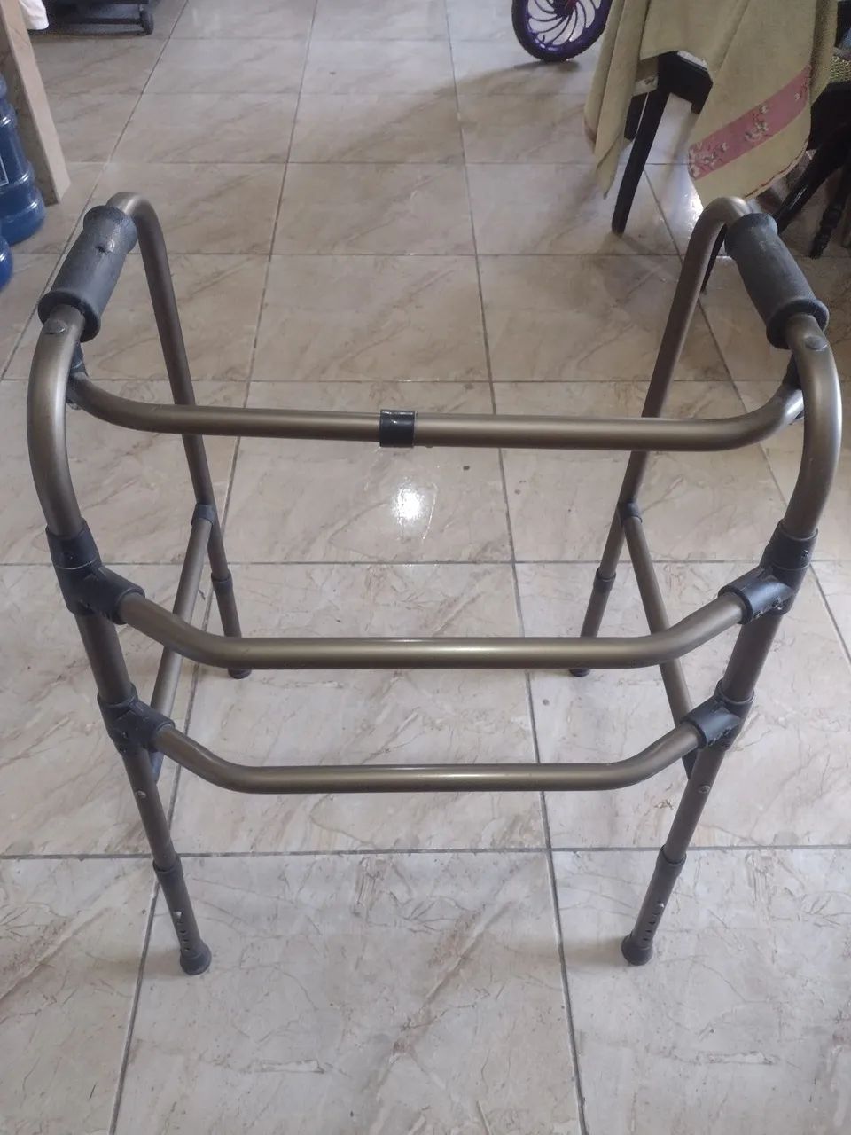 Vende-se Andador