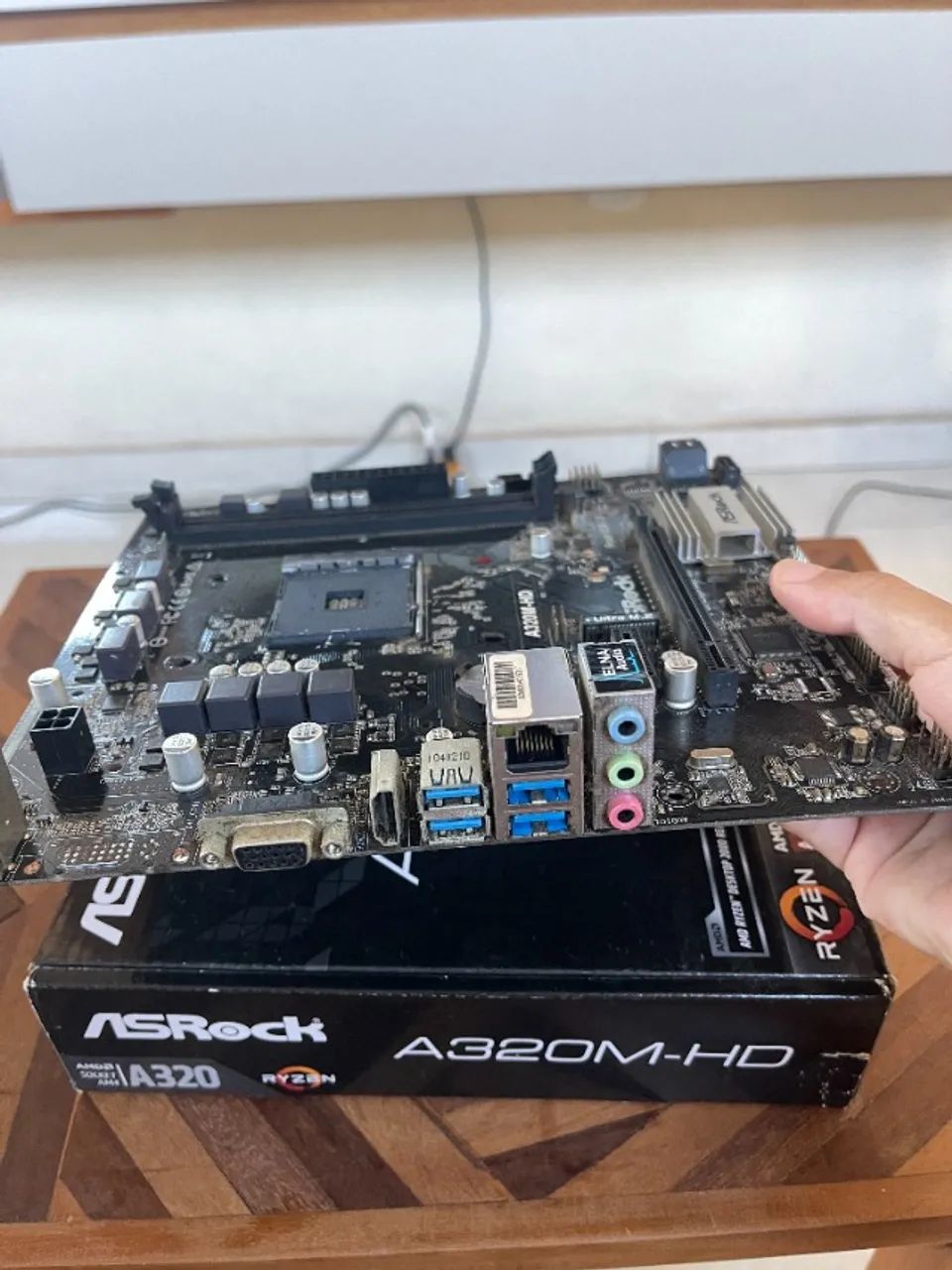 PLACA MÃE ASROCK A320M-HD AM4 - COMPLETO COM CAIXA - Foto 2