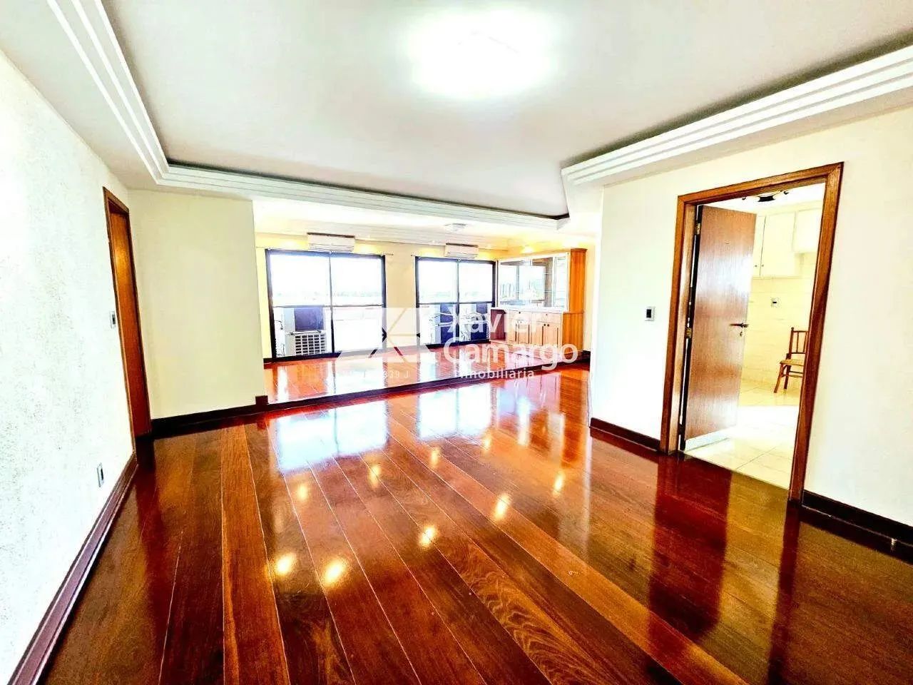 Apartamento duplex no centro com 4 dormitórios. - Foto 2