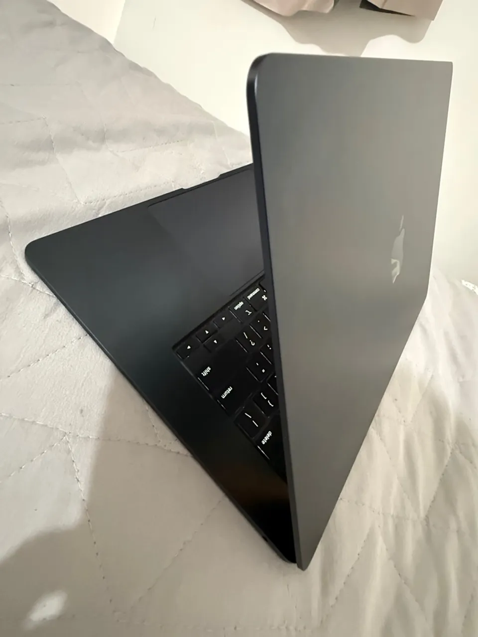 MacBook 16gb m3 15 pol novíssimo