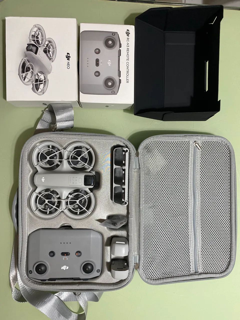 Drone DJI Neo + RC-N3 + Case + Protetor de Tela + 2 baterias + carregador + as caixas