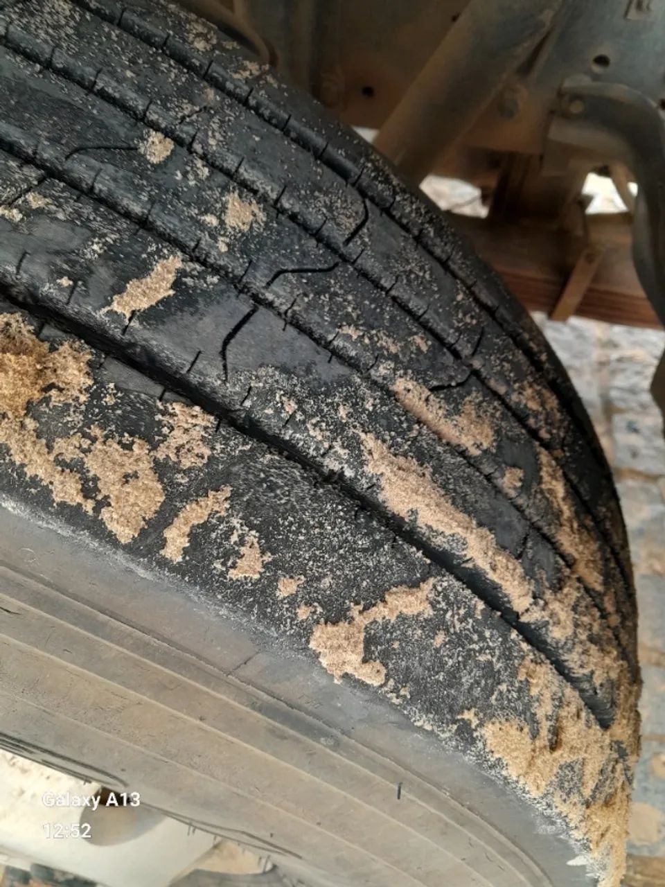 Ford cargo 2422 ano e modelo 2005 , Troco em carro do meu interesse são Tel. *69 - Foto 9