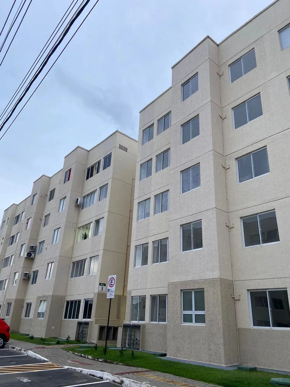 Condomínio vila das flores- Apartamento térreo todo no semi-porcelanato