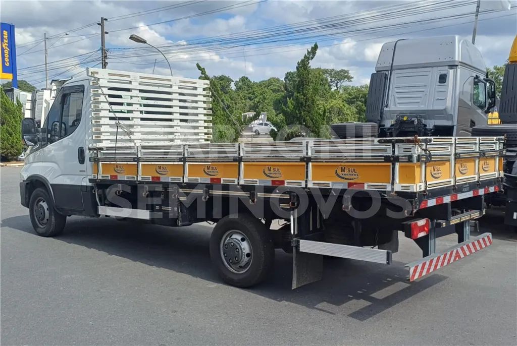 IVECO DAILY 35-160 LONGO E6 4X2 2022/2023 - Foto 5