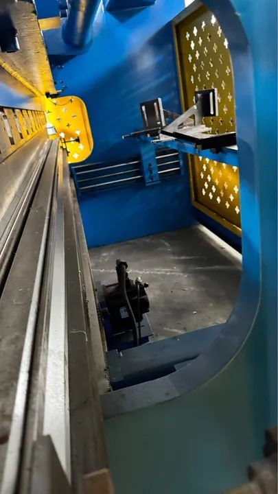 Dobradeira cn péricles máquinas, 3200x125 ton  - Foto 4