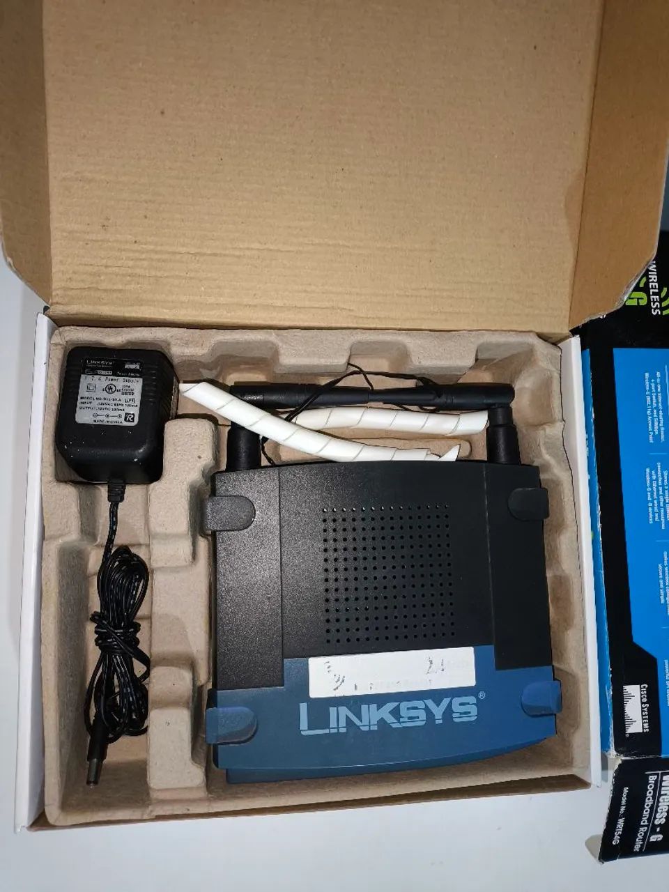 Peça de Computador Antigo - Roteador Linksys WRT54G - Foto 3