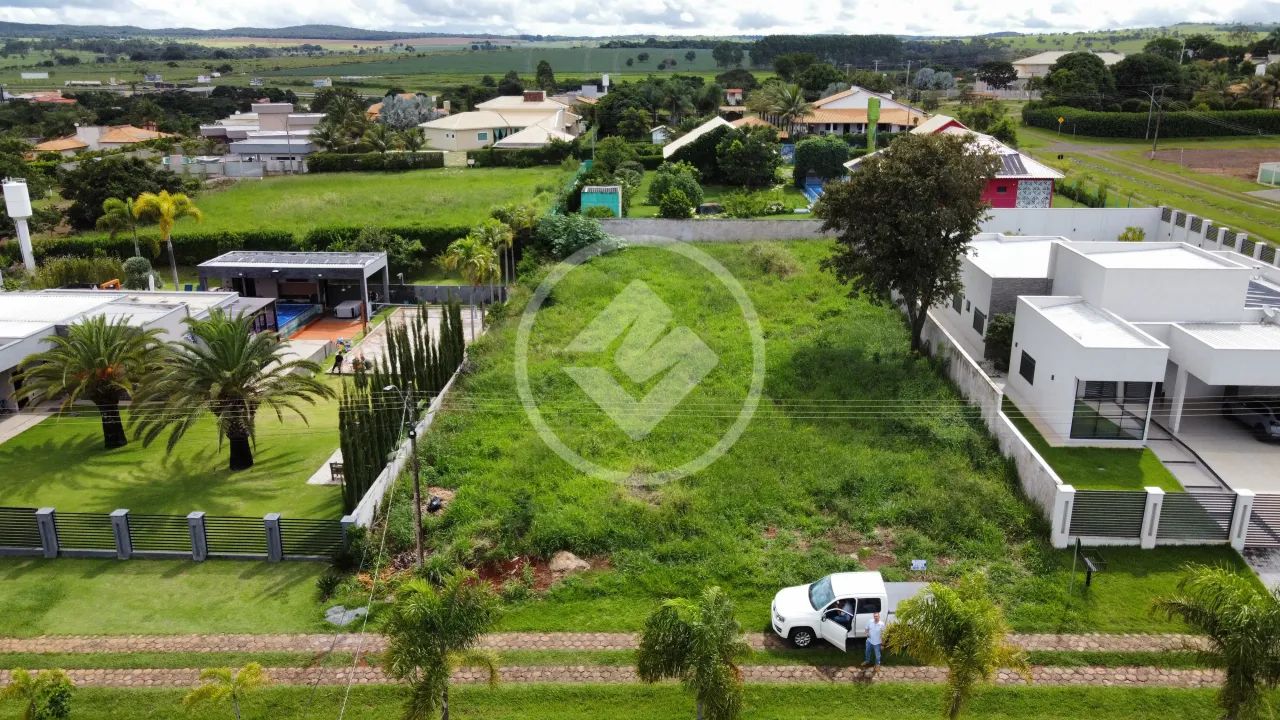 TERRENO EM CONDOMINIO CIDADE DAS AGUAS codigo: 102593
