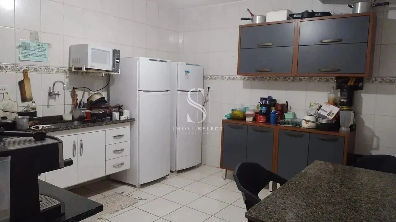 Butantã, Prédio Residencial de 230m² com 20 dormitórios.