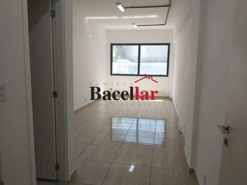Sala : / Comercial / Freguesia (Jacarepaguá)