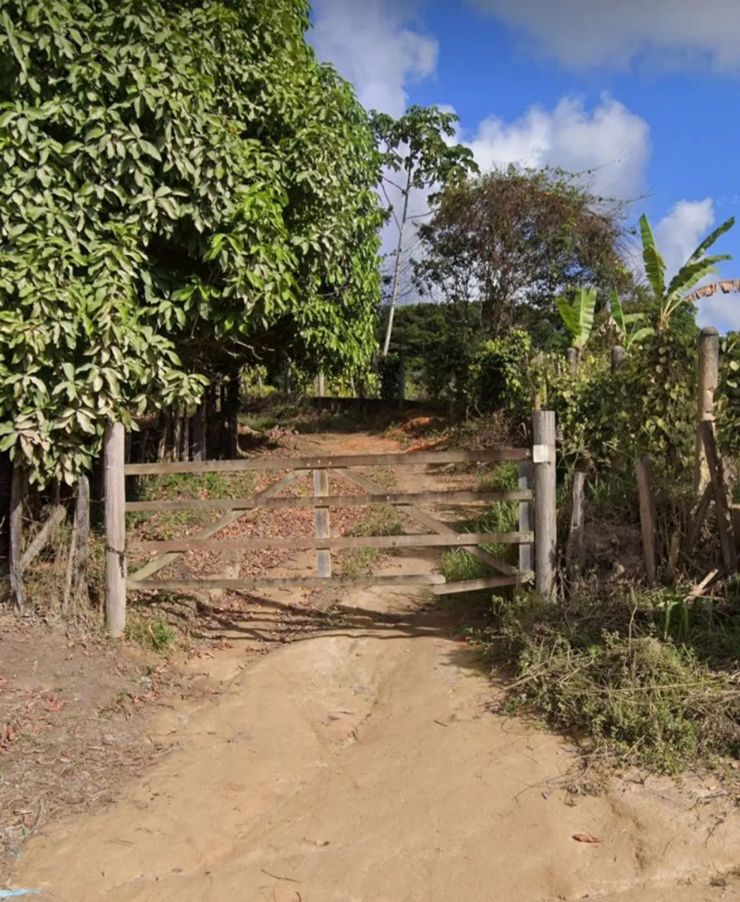 TERRENO À VENDA<br>À VENDA EM ARRAIAL D'AJUDA METRAGEM DE 300m² (10x30)<br>