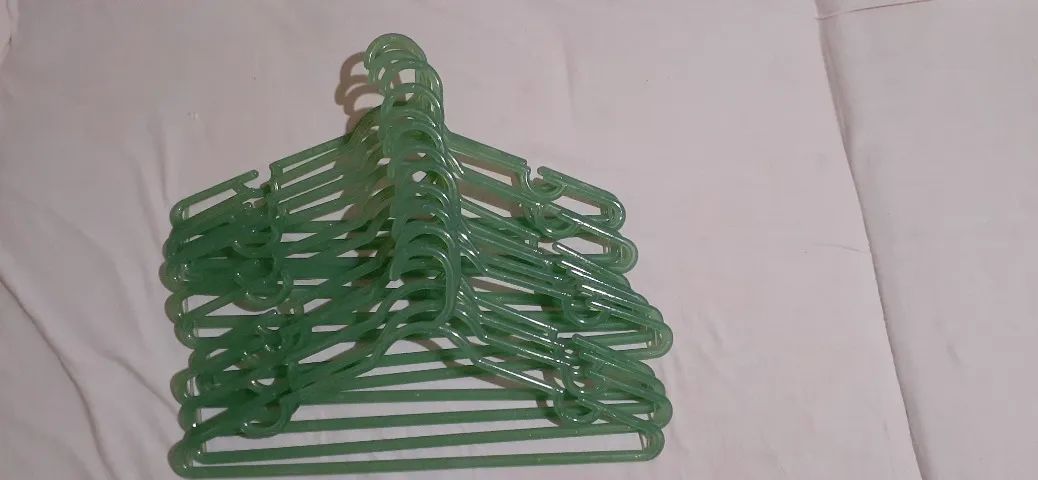Kit 13 Cabides verde transparente 39,5cm