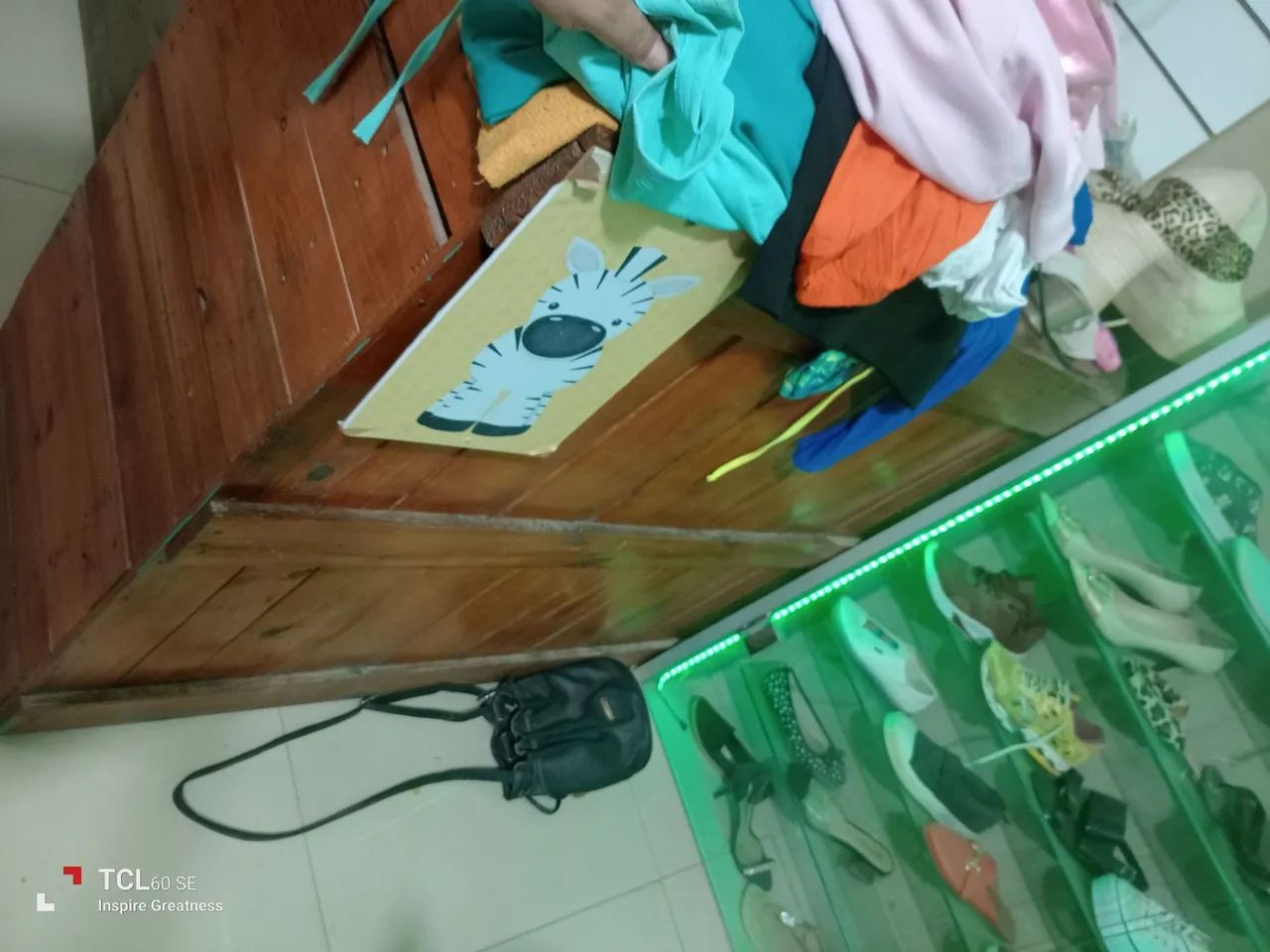 Lote de roupas pra brechó  - Foto 4