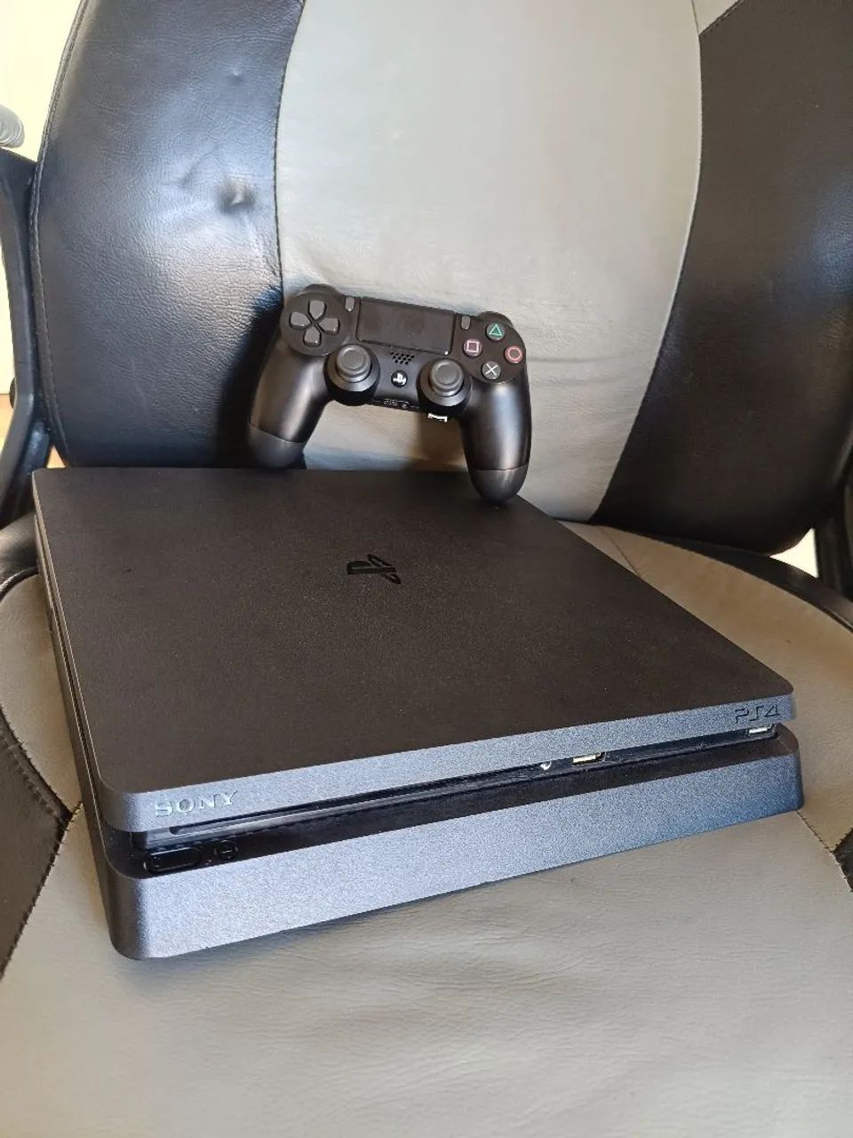 Playstation 4 1TB com garantia 