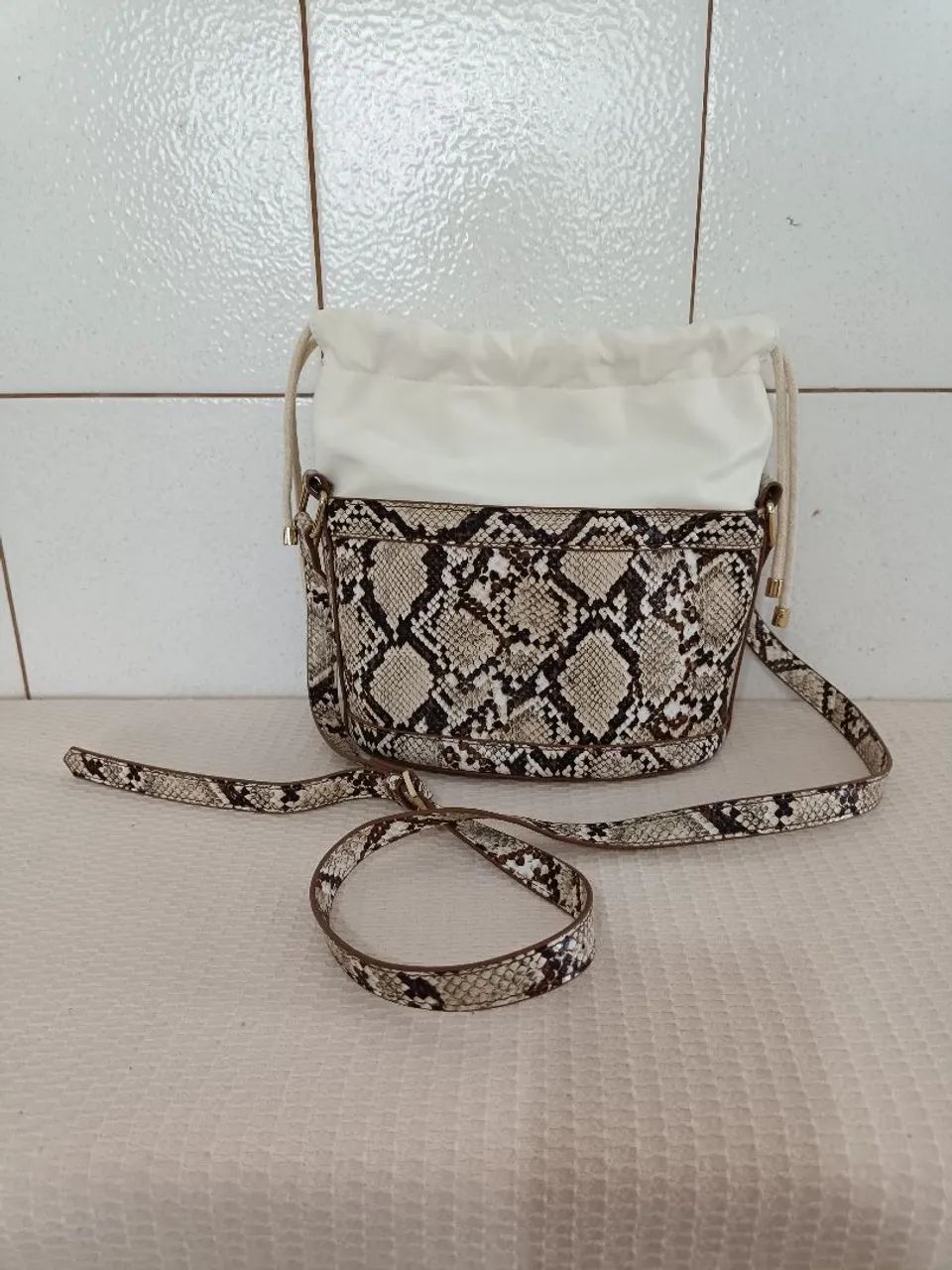 Bolsa Bucket Animal Print - Foto 2