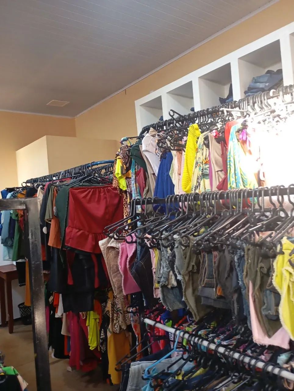 Vendo loja de roupas montada completa  - Foto 2
