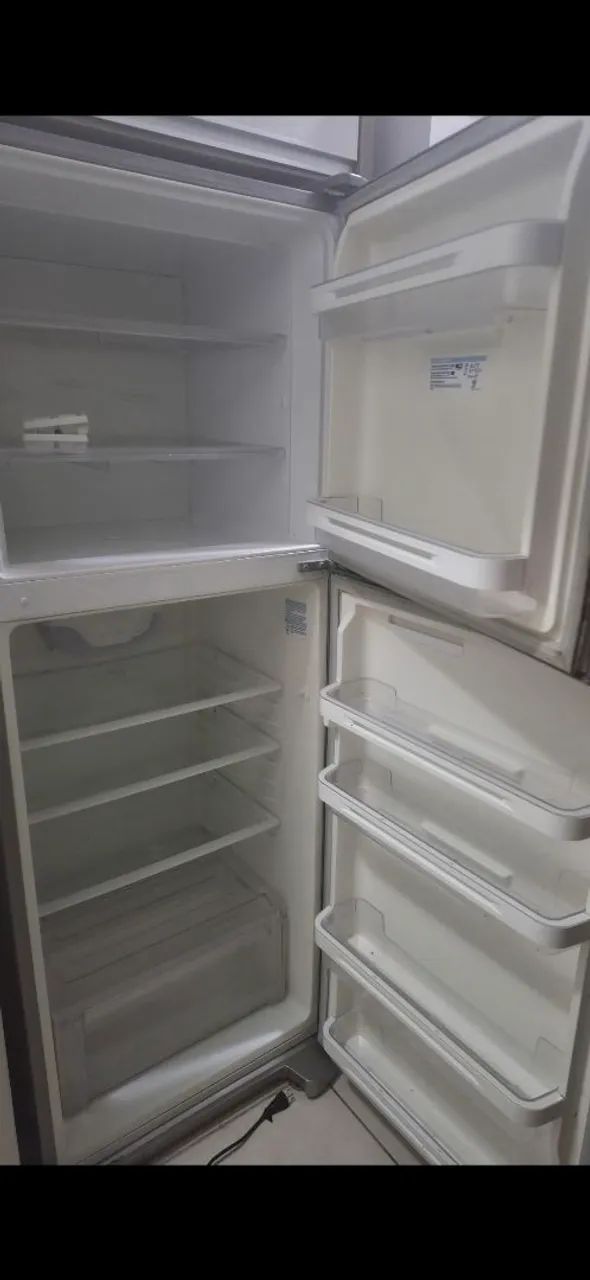 GELADEIRA INOX ELETROLUX DC51X - Foto 2