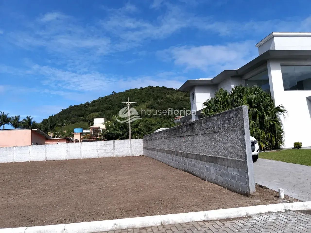 Terreno à venda em condomínio, com 697m2 no Morro das Pedras, Florianópolis, SC - Foto 2