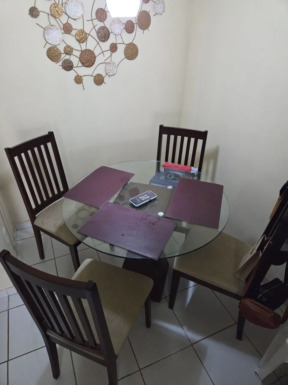 Conjunto mesa com 4 cadeiras
