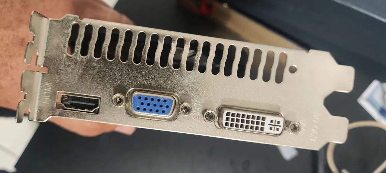 Placa de vídeo 1050Ti 4GB 128BIT PCI-E - Foto 2