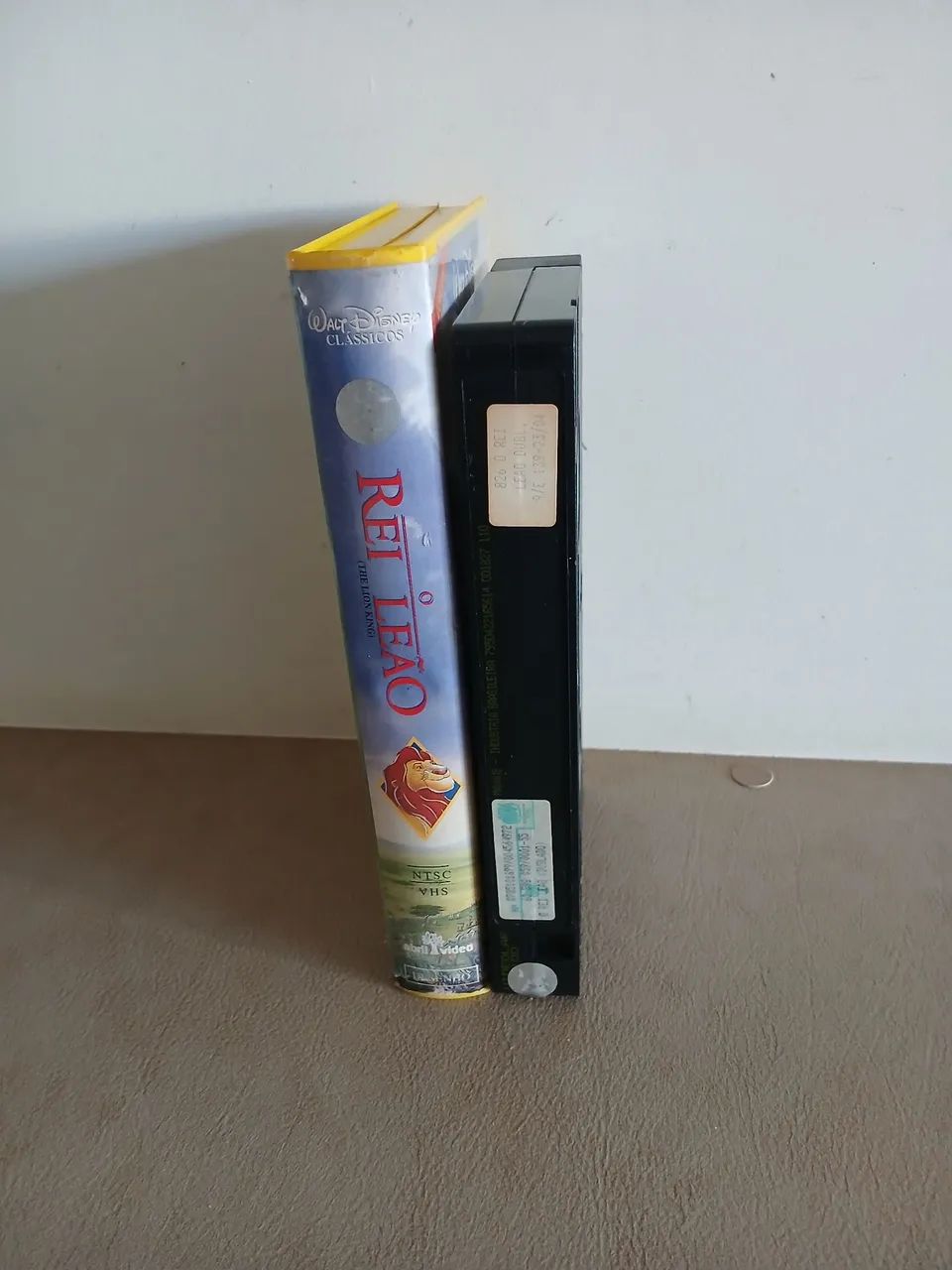 Fitas Vhs O Rei Leão 1 e 2 - Clássico Disney  - Dublados - Foto 4