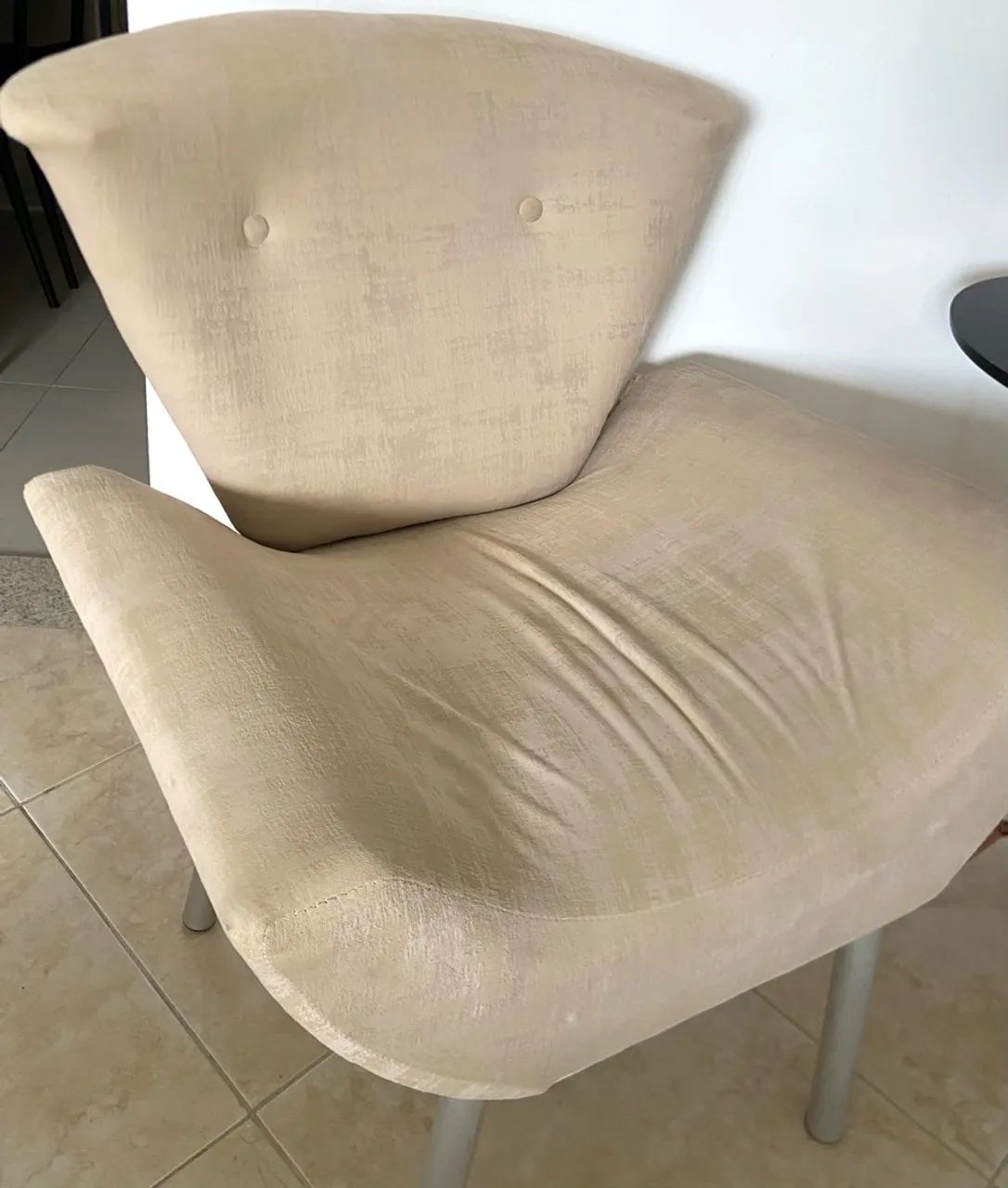 Poltrona Decorativa Confortável e Moderna - Ótimo Estado! - Foto 2