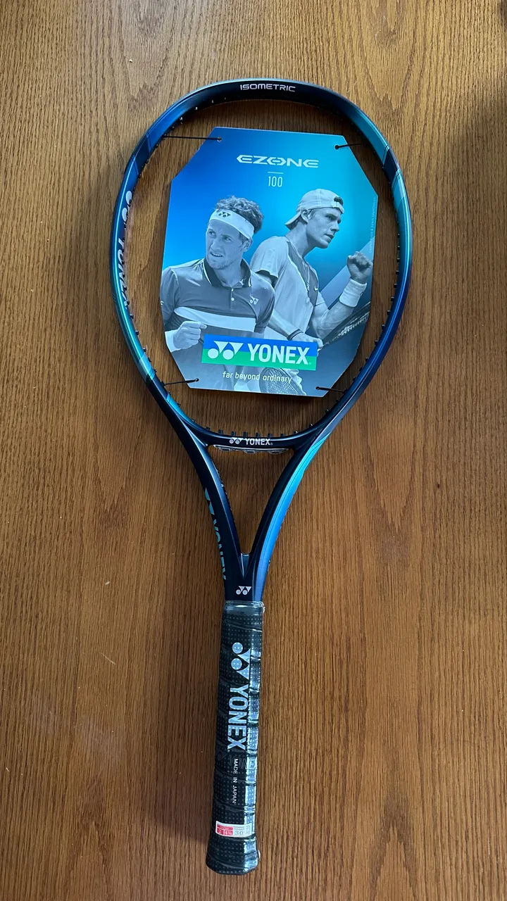 Raquete de tênis Yonex Vcore 100 L2 2026 - Esportes de Quadra e Ao