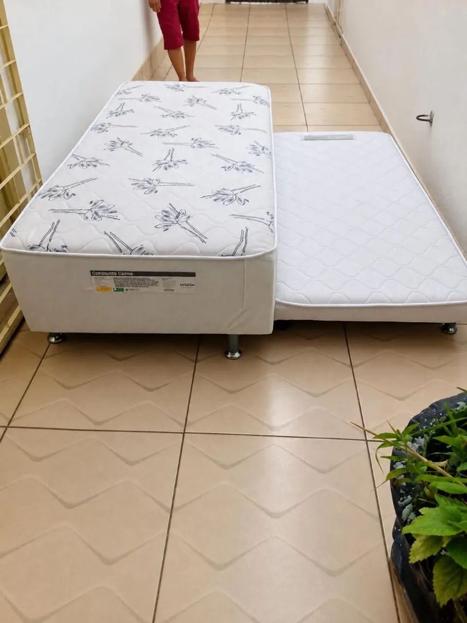 Cama auxiliar semi nova - Frete incluso 
