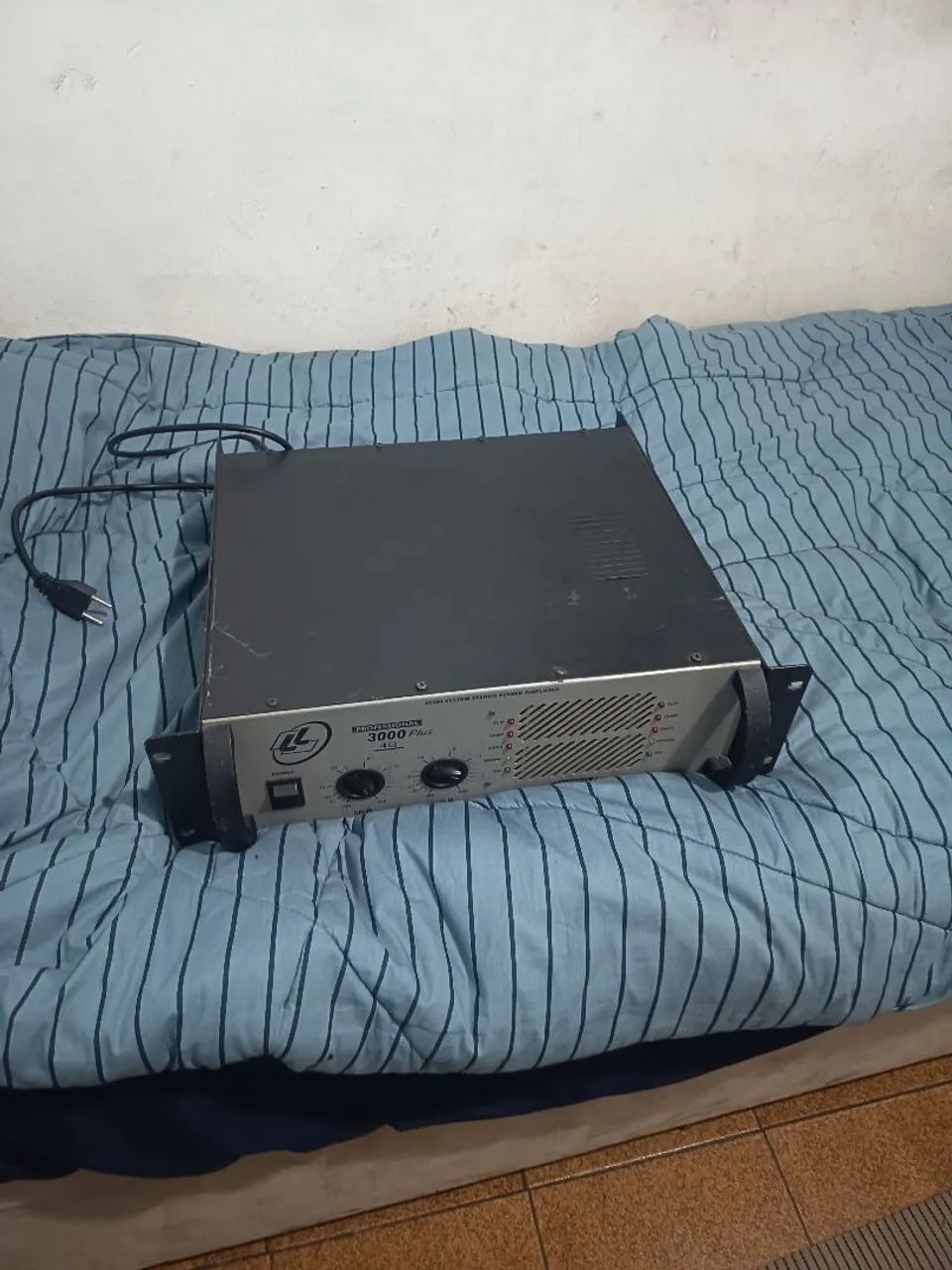 Potência Profissional LL3000 plus 4 ohms  - Foto 3
