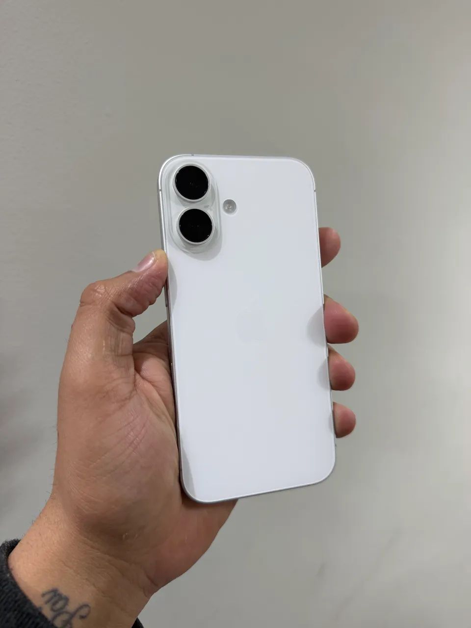 iPhone 16 128g 94%